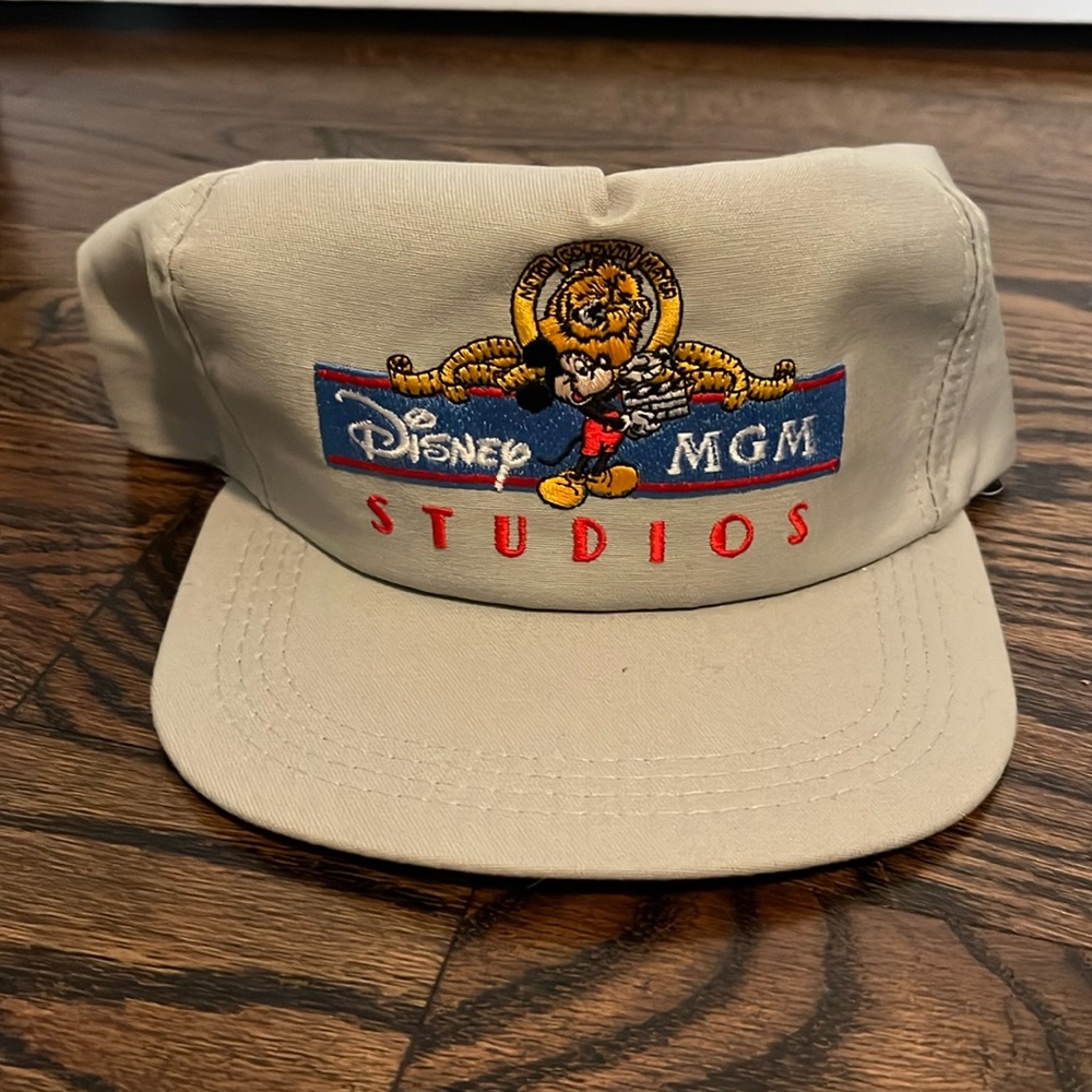 Disney MGM Studio Retro Vintage SnapBack Hat Walt Disney World Grey